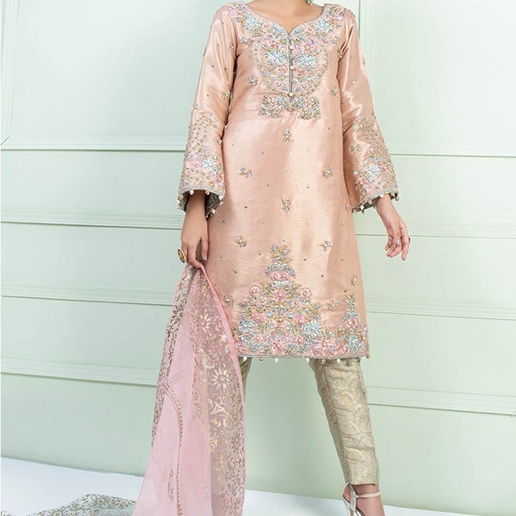 2 Piece Luxury Pret Shalwar Kameez - Picture 1 of 15